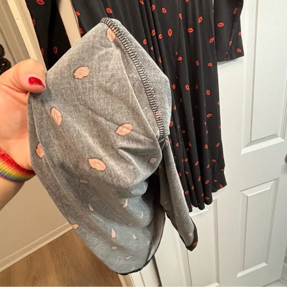 TORRID - Black Knit A-Line Dress with Red Kiss Print, Size 00 NWT, US Size 10 - Picture 9 of 16